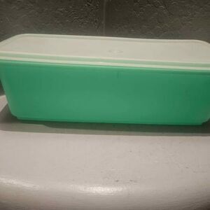 Jadeite Tupperware Breadbox Celery Keeper 14" x 6"